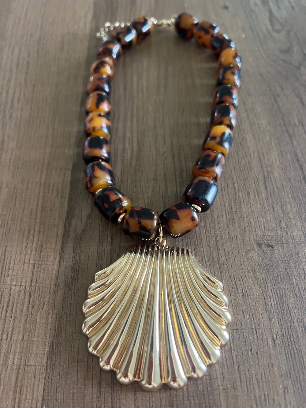Gold Shell Pendant Necklace with Tortoiseshell Beads